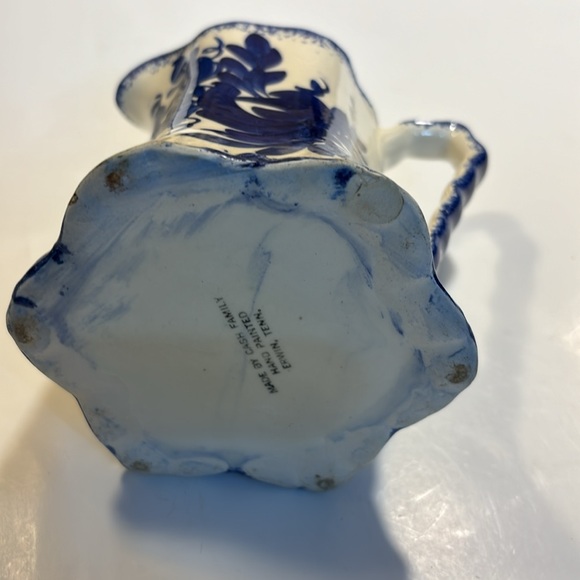 Milk pitcher vintage blue floral with white background made in Tennessee - Picture 5 of 5